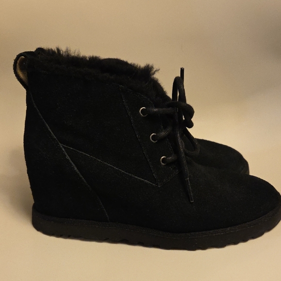 UGG Women's Classic Femme Lace Booties Black - Picture 12 of 12